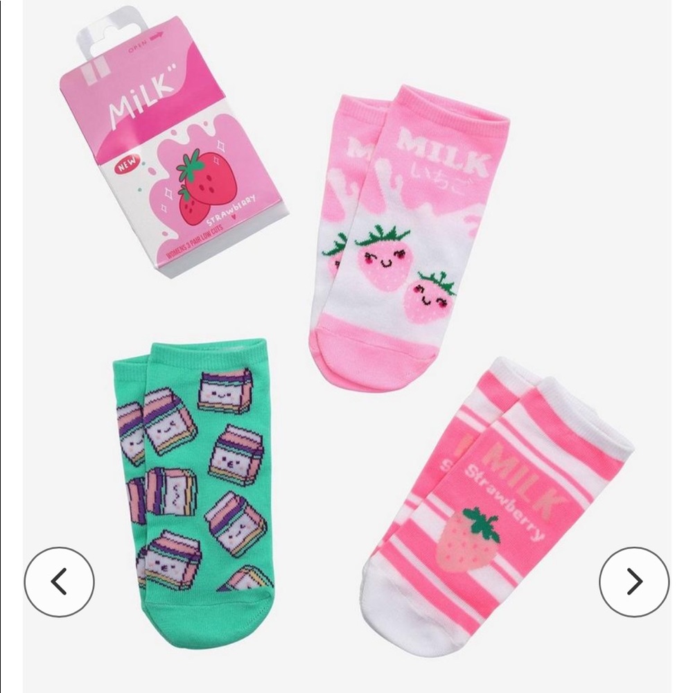 Hot Topic Strawberry Milk No-show Socks (3PK)